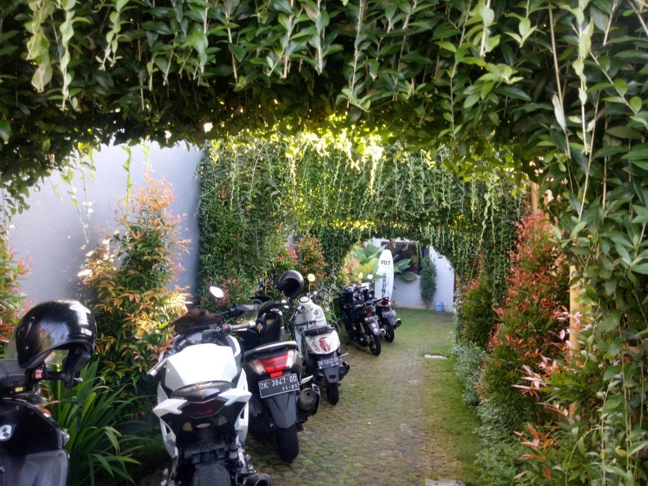 Andy Guesthouse Canggu  Ngoại thất bức ảnh