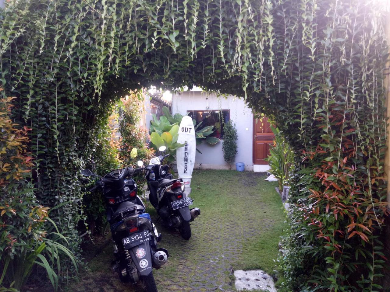Andy Guesthouse Canggu  Ngoại thất bức ảnh